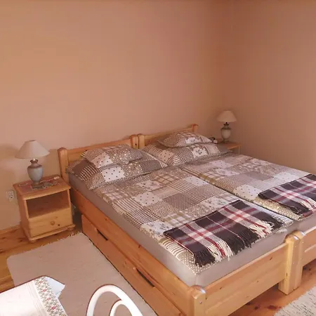 Nadkunyho Vendeghaz Pensionat 3*