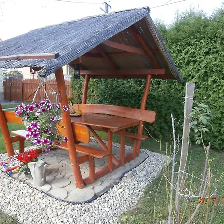 Nadkunyho Vendeghaz Pensionat 3*